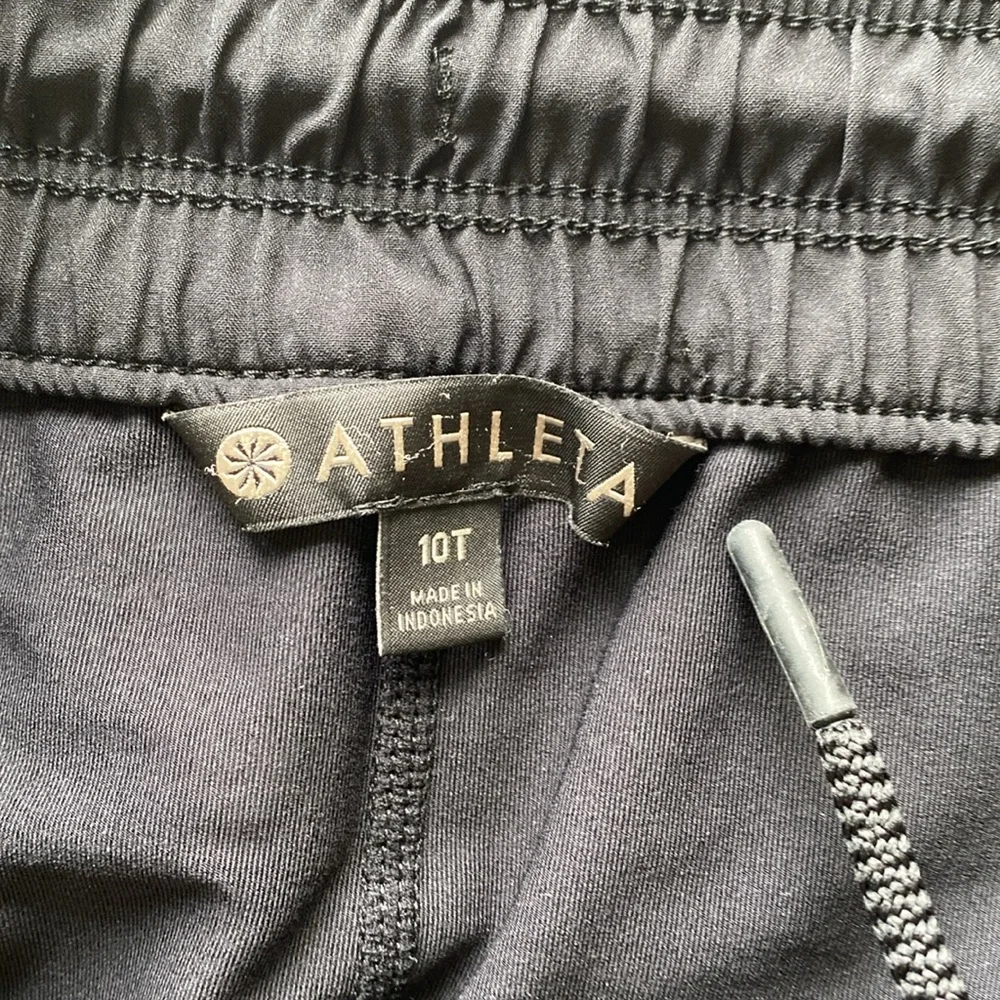 Athleta Black Athletic Zipper Detail Skort
- Size 10T - Picture 4 of 4